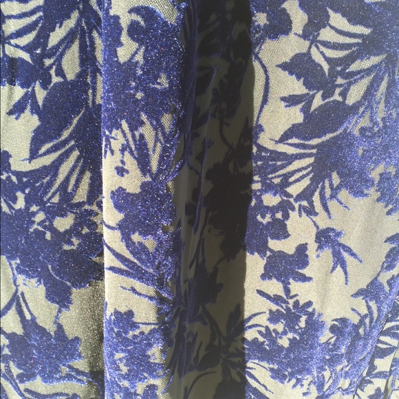 Hinge Cinch Velvet Evening Dress - Picture 6 of 8